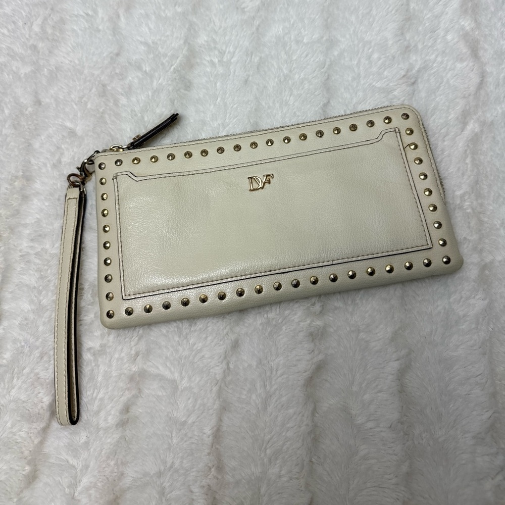 Diane Von Furstenberg - DVF Ivory Leather Wristlet Wallet.